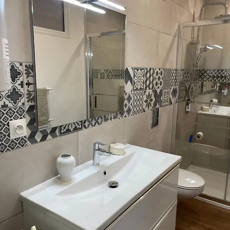 Le Lys 2 A 4 Personnes Holiday home